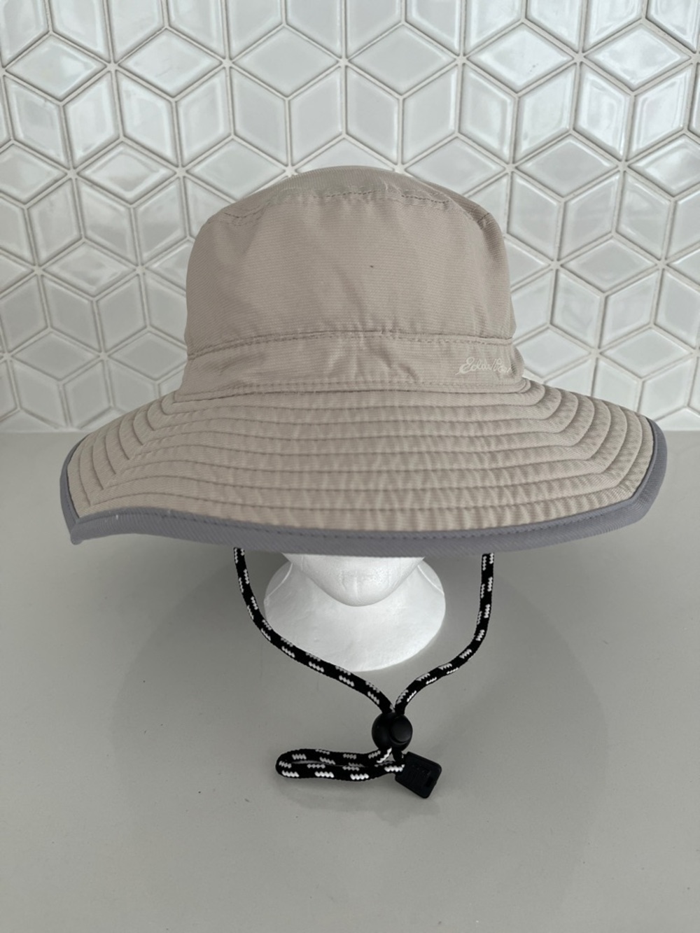 EDDIE BAUER Wide Brim Sun Hat Adjustable Chin Strap Outdoors Adventure Hiking